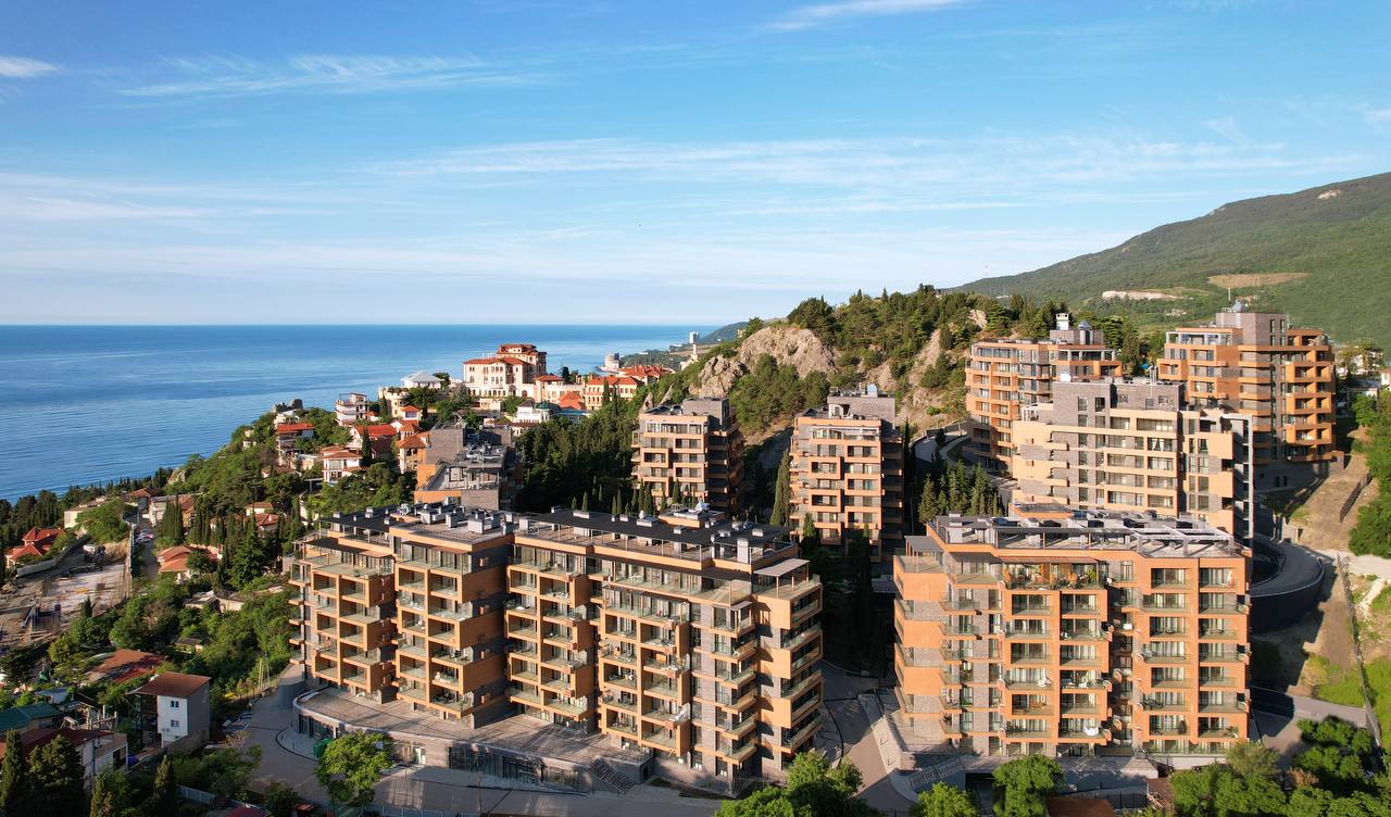 Комплекс More.Yalta у моря в Гурзуфе